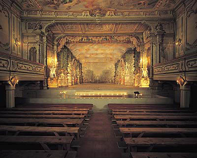 Stage of Český Krumlov Castle Theatre - garden scene, 1999, foto: Věroslav Škrabánek 