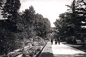 Situation vor dem Lustschlösschen Bellarie um das Jahr 1900, ein historisches Foto 