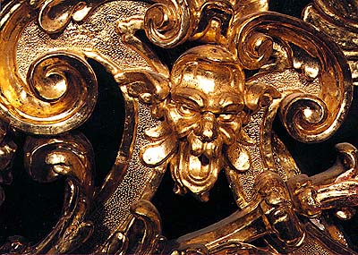 Schloss Český Krumlov, Goldene Kutsche, Detail des vergoldeten Schnitzwerkes 