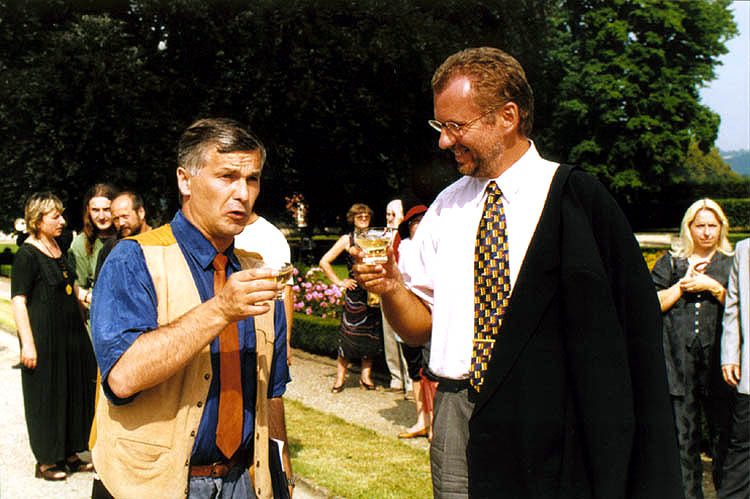 Celebration of the re-opening of the Cascade Fountain in Castle Gardens, 3. August 1998, toast