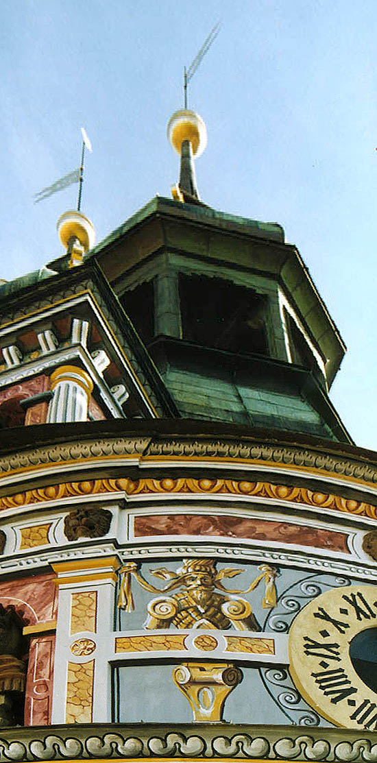 Rekonstruktion der Malerausschmückung des Schlossturmes in Český Krumlov in einem Teil des Tambours und des Dacherkers der Laterne, foto:  Ladislav Pouzar