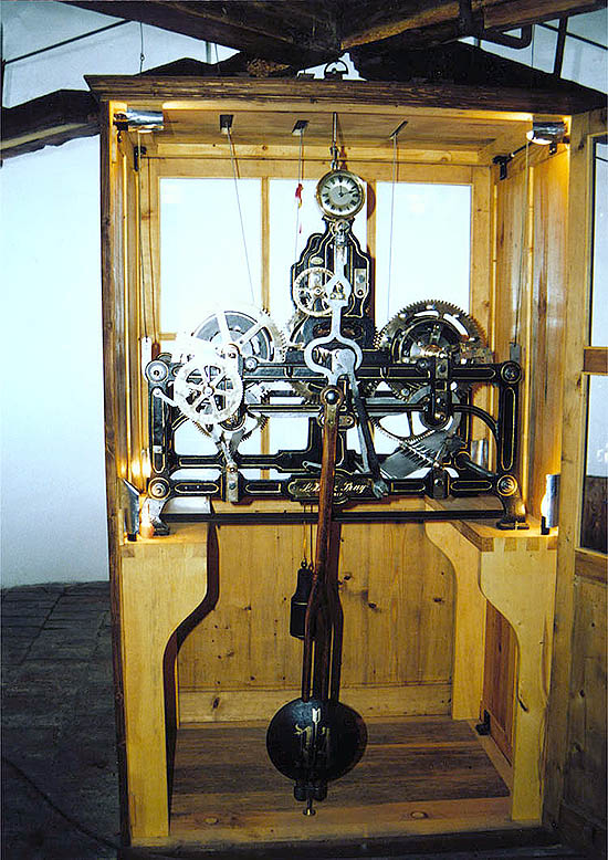 Restaurované věžní hodiny Zámecké věže v Českém Krumlově, čtvrťový bicí hodinový stroj, výrobce Ludwig Heinz, 1917, foto: Martin Švamberk