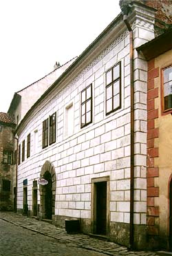 Latrán no.  66, old pharmacy at the Český Krumlov Castle - view from Latrán, foto: Ladislav Pouzar 