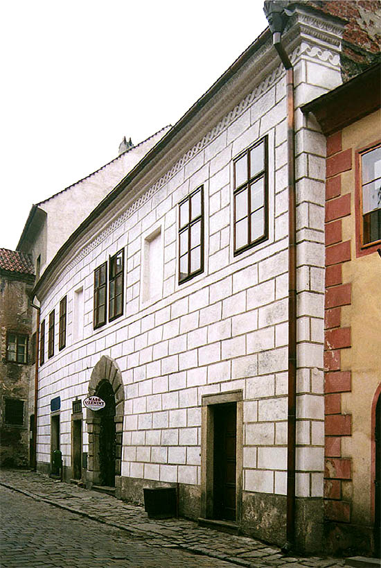 Latrán č. p. 66, tzv. Stará lékárna na zámku Český Krumlov - pohled z Latránu, foto: Ladislav Pouzar