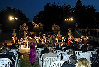 Státní hrad a zámek Český Krumlov, koncert v zámecké zahradě, 1999, foto: Pavel Slavko 