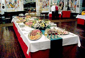 Reception table in the Masquerade Hall at the Český Krumlov Castle, foto: Lubor Mrázek 
