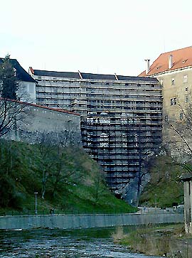 Schloss Český Krumlov, Mantelbrücke, Reparatur im Jahre 2000, Foto: Lubor Mrázek 