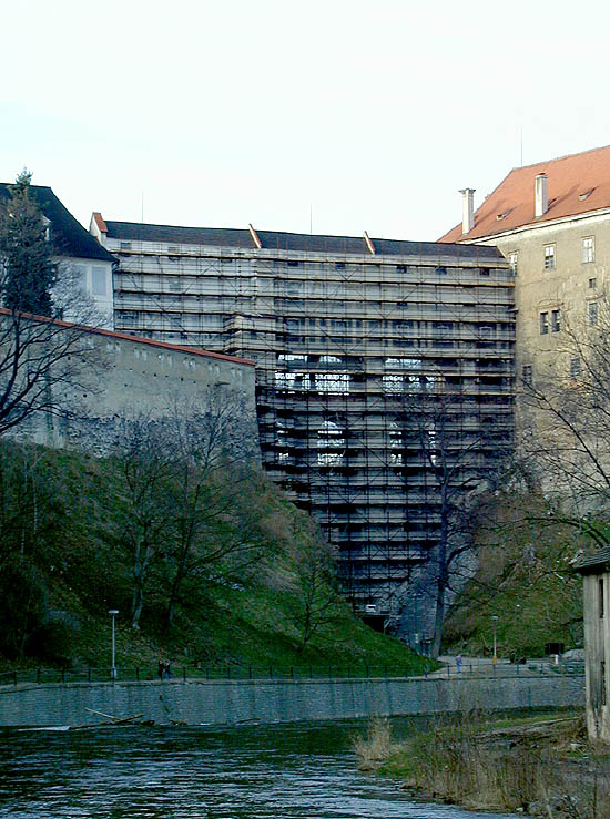 Schloss Český Krumlov, Mantelbrücke, Reparatur im Jahre 2000, Foto: Lubor Mrázek