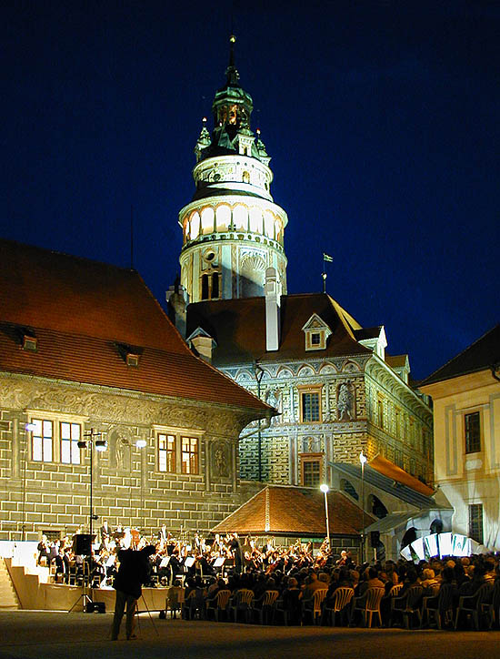 Český Krumlov Castle, evening concert of the International Music Festival on the II. castle courtyard, August 1999, foto: Lubor Mrázek