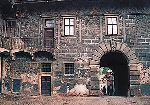 Chateau Český Krumlov, New burgrave's houseové, detail of west facade before restoration, foto: Ing. Ladislav Pouzar, 1997 
