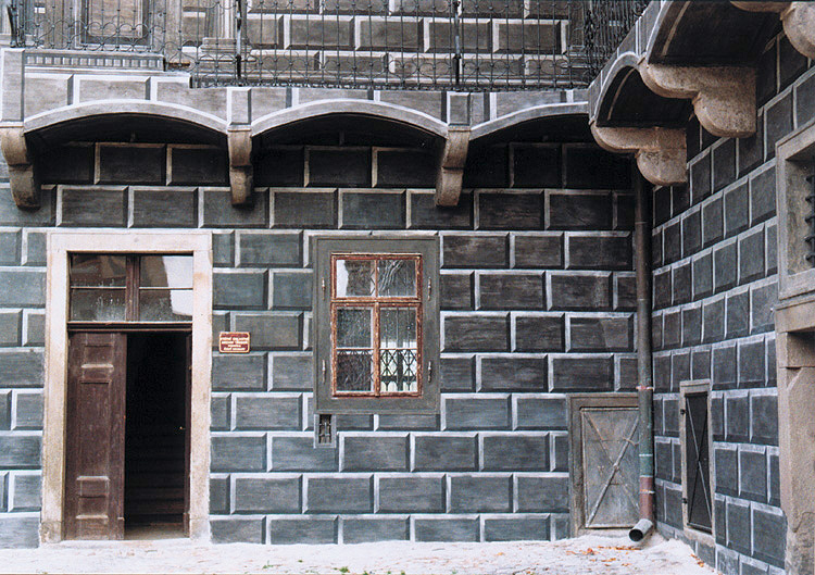 Chateau Český Krumlov, New burgrave's house, detail of south facade, after reconstruction, foto: J. a P. Novotný, 1998