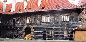Chateau Český Krumlov, New burgrave's house, west facade, after reconstruction, foto: J. a P. Novotný, 1998 