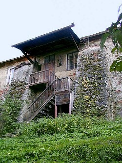 Schloss Nr. 195, Nordseite des Objektes, 2000, Foto: Zdena Flašková 