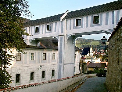 Český Krumlov, Verbindungsgang, Verbindung des Schlossgartens mit dem Renaissancehaus - Nordfassade, 2000, Foto: Pavel Slavko 