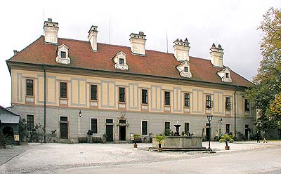 Castle no. 59 - Mint, facade on the 2nd courtyard of the Český Krumlov Castle, 2001, foto: Lubor Mrázek 