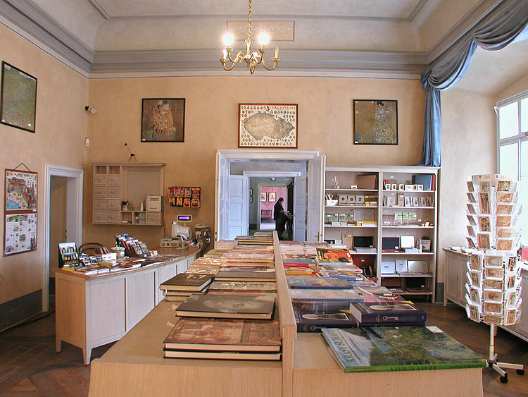 Zámek č.p. 59 - Mincovna, návštěvnické a pokladní centrum, Museum Shop, 2001, foto: Lubor Mrázek