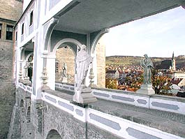 Schloss Český Krumlov, Mantelbrücke, gegenwärtiger Zustand der Durchfahrt zwischen der Oberen Burg und dem V. Schlosshof, 2001, Foto: Lubor Mrázek 